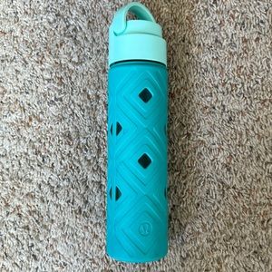Lululemon water bottle